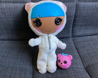 Retired Adorable Lalaloopsy Little Sister Bundles Snuggle Stuff with White Outfit and Pet