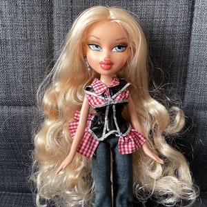 Retired Beautiful Bratz Very Hard to Find Rodeo Rocker Cloe with Original Outfit and Boots, Extra Long Hair