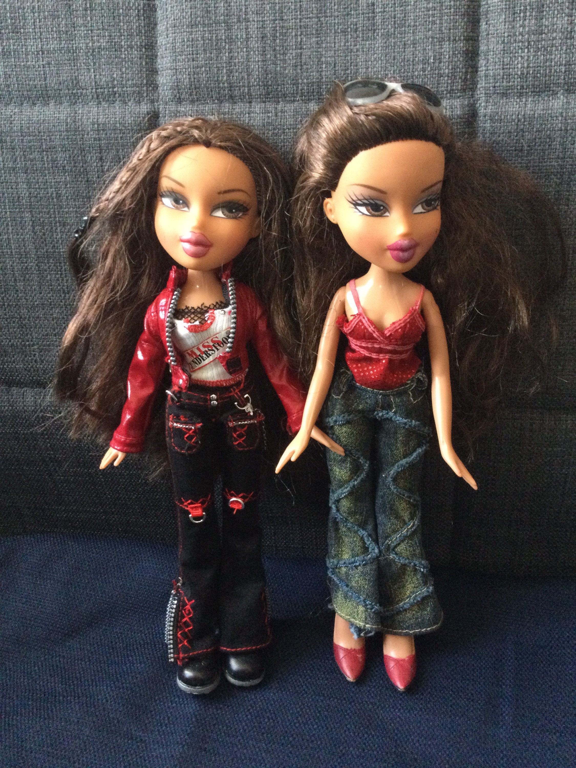 Retired Beautiful Bratz Twins Tess and Nona With Original Clothes
