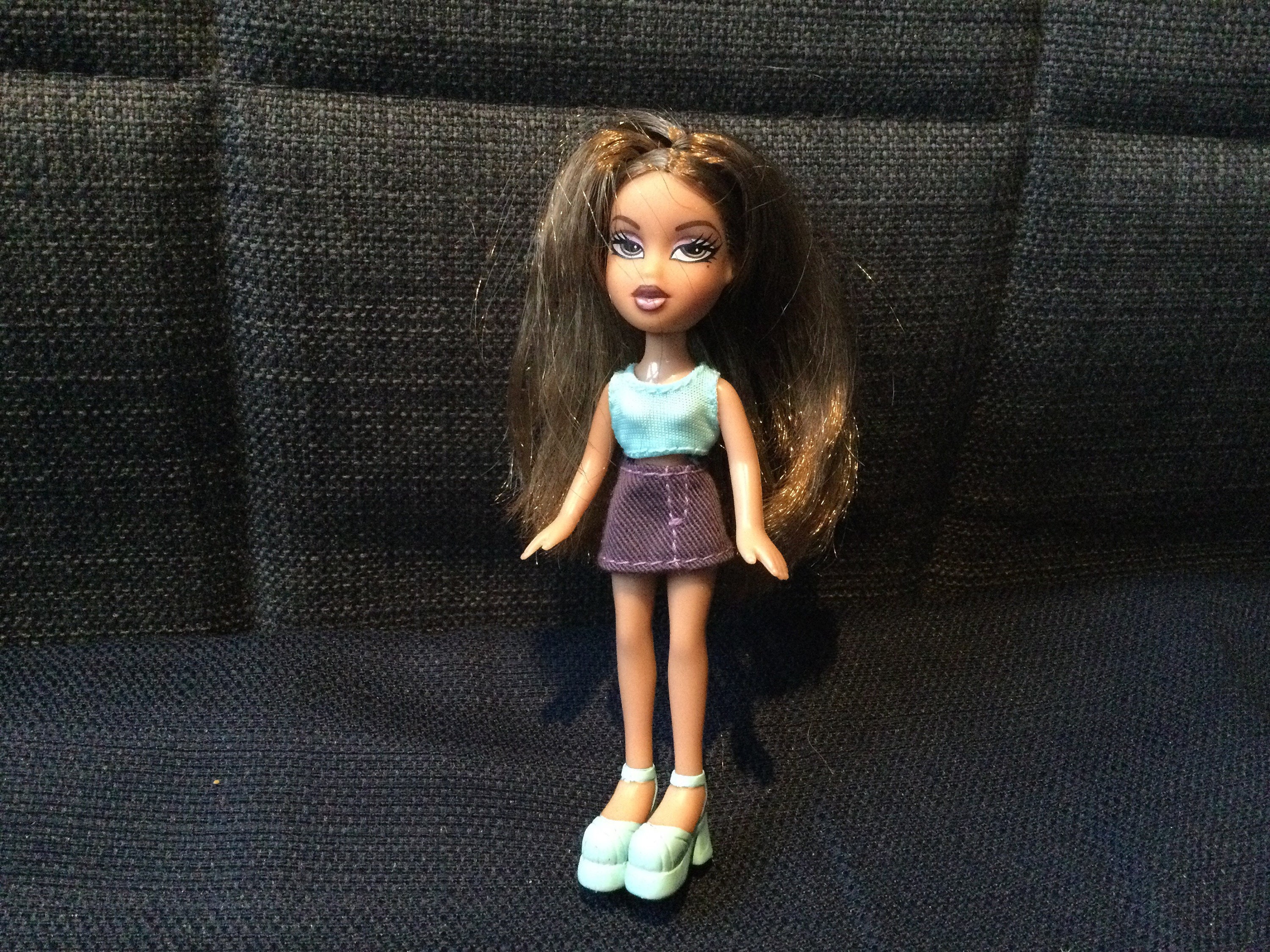 Retired Adorable Bratz Mini 5 inch Yasmin in original blue outfit and shoes