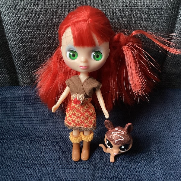 Vintage Adorable Littlest Pet Shop LPS Red Haired Autumn Glam Blythe Doll with Replacement Sparkle Pet