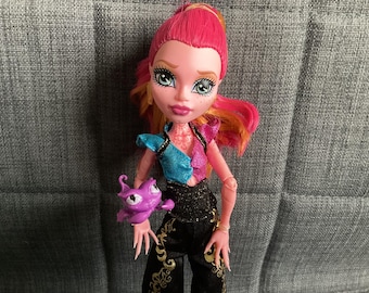 Retired Monster High Gigi Grant 13 Wishes Doll with Outfit, Shoes, Pet Scorpion and Stand