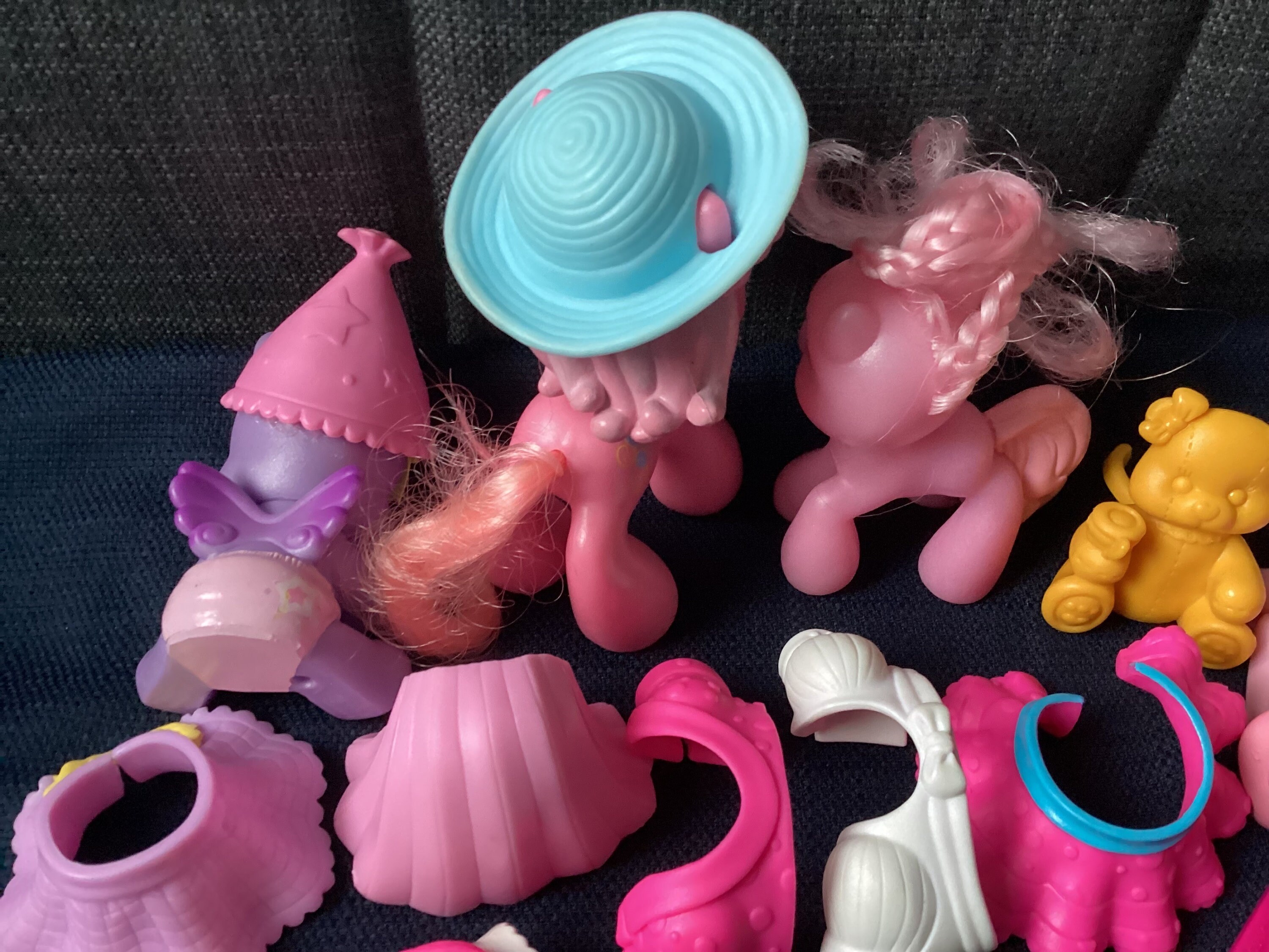 Mlp Using Comb My Little Pony MLP Collection of Ponies With Hats, Clothes, Combs ...