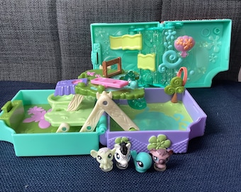 Adorable paire d'ensembles de jeu compacts partiels Littlest Pet Shop LPS avec quatre animaux de compagnie de rechange