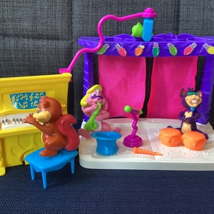 Vintage Littlest Pet Shop LPS Cartoon Jammin z zestawem do zabawy Viv Animal Band
