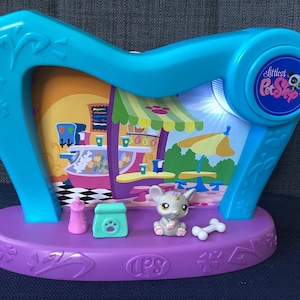 Retired Littlest Pet Shop 2 in 1 Spotlight Playset with Accessories and Replacement Mouse, Working