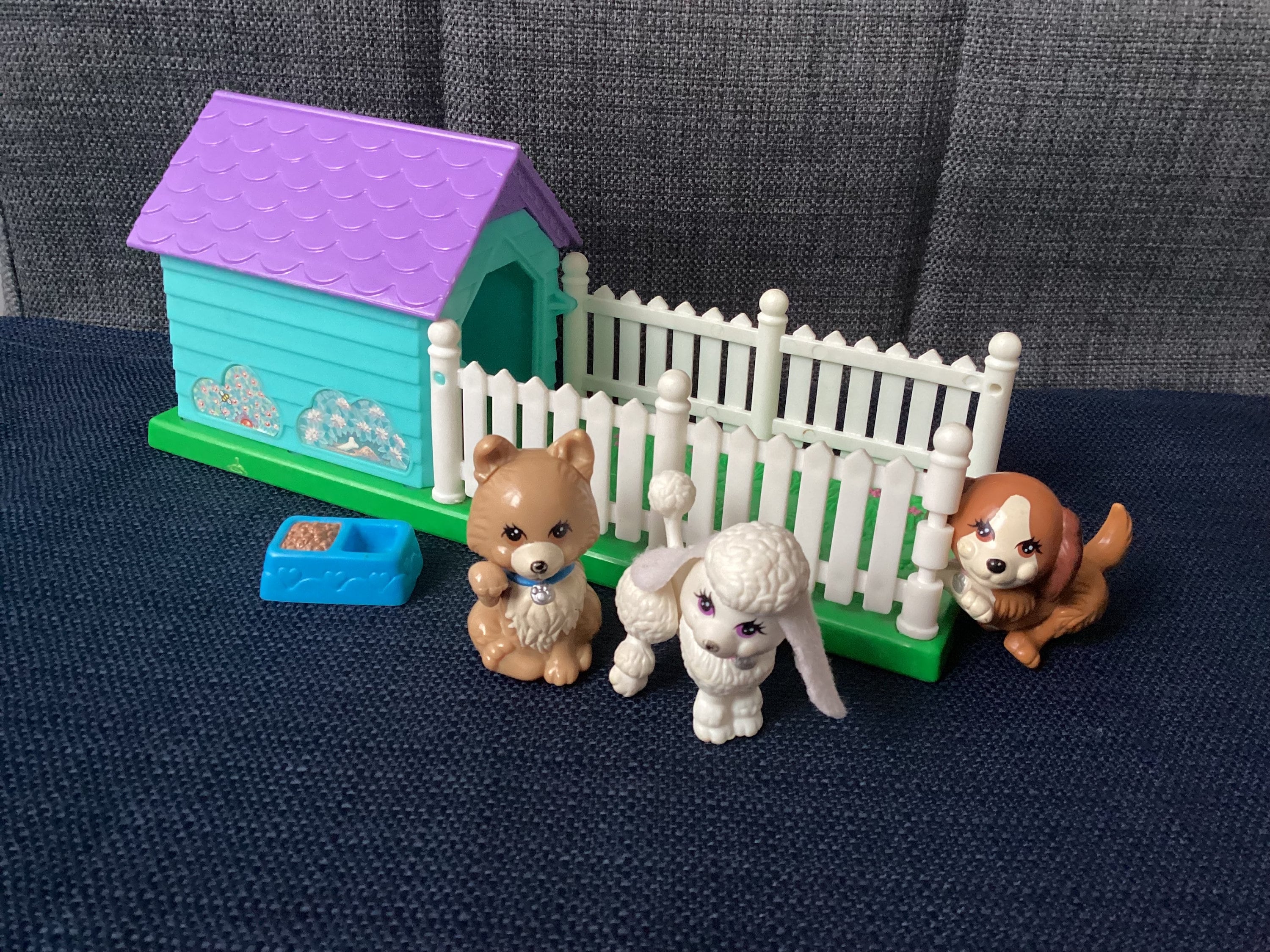 Vintage 90s Kenner Littlest Pet Shop Puppy Pals Playhouse, Dog House with  Dogs