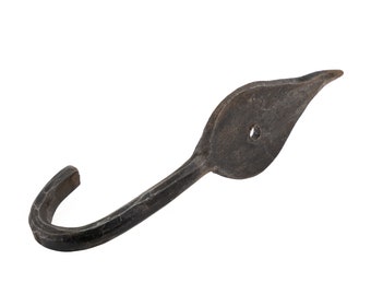 Hand forged wall hook with leaf head