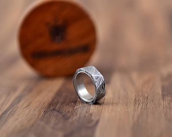 Hammered Damascus Steel Ring, Hammered Wedding Ring,Damascus Steel ROCK Hammered Finish Ring Band, Handmade Damascus Ring Men, Wedding Ring