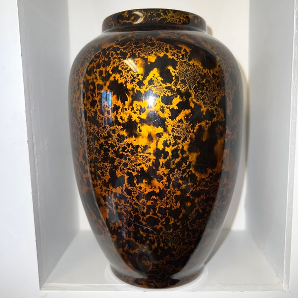 Vintage Black Lacquer Asian Vase with Gold Gilt 8”