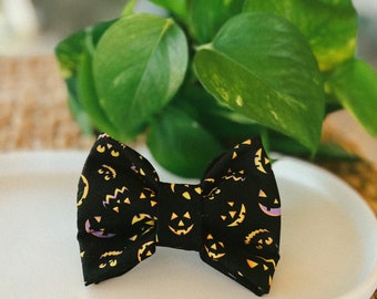 Halloween Dog Bow Tie, Spooky Dog , Cat Bow tie , Dog Accesories , spooky season , velcro bow tie
