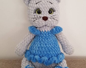 Кошка. Plush cat. Чучело. Вязаный крючком кот. A toy for knitting a hook. Вязание крючком кота. Амигуруми.