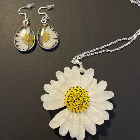 Resin Necklace Sunflower Shape Jewelry Grade Resin Etsy