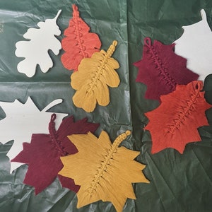 Makramee Blätter Ahorn Eiche Stechpalme Makrameeherbstblatt Herbstfeeling