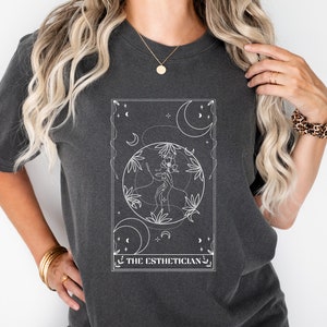 La camisa de esteticista, camisa de esteticista de cartas del tarot, regalo para esteticista, camisa inyectora de enfermera, camisa estética, disport, colores cómodos T