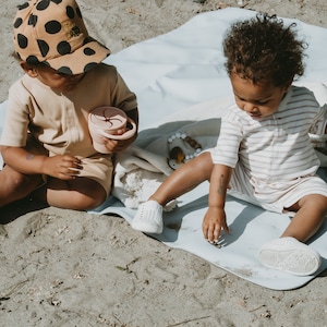 Baby vegan leather mats | Essential travellers for baby | Versatile compact mat  | Wipeable beach blanket | Compact playmat | Gift for mom