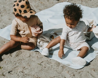 Baby vegan leather mats | Essential travellers for baby | Versatile compact mat  | Wipeable beach blanket | Compact playmat | Gift for mom