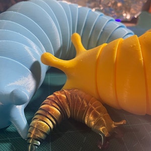 GIANT Articulated Fidget XXL Slug / Toys / Flexible / 3d Printed / foot long