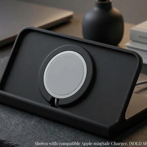 Minimalist MagSafe Standby Phone Dock: Multi-Device Charging Station image 6