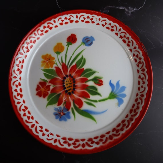 Thai Flower Enamel Zinc Tray: Vintage Design, Authentic Dishware