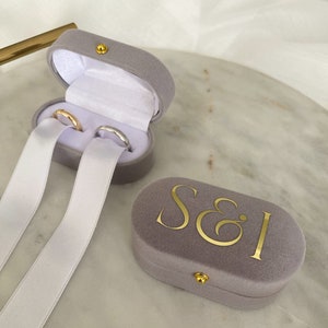 Gray velvet ring box with golden details | Space for two wedding rings