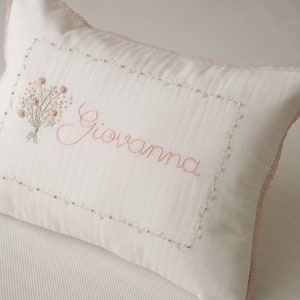 Fronha bordada à mão para bebê, fronha com nome bordado para bebê, presente personalizado para bebê, presente de chá de bebê, fronha personalizada para presente