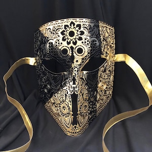 Men&#39;s Masquerade mask gold and black Stripe