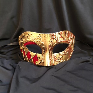 Men&#39;s Venetian Mask Masquerade Ball Mask Red and Black