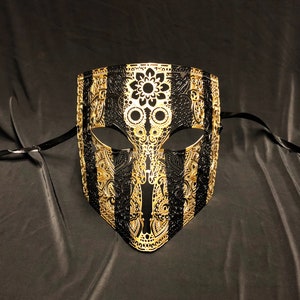 Men&#39;s Gold And Black Stripped Venetian Masquerade Mask