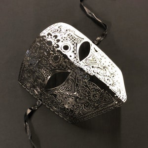 Men's black and white Masquerade metal mask