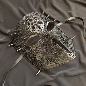 Men&#39;s Metal Masks With Metal Spikes