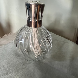 Quemador de fragancia vintage Lampe Berger, de vidrio transparente con diseño en espiral, quemador catalítico, fabricado en Francia en la década de 1960.