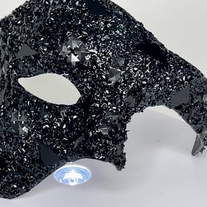 Schwarze Spiegel Maske, Phantom der Oper Version mit Komfort plus. Gummiband und Haltestab optional.