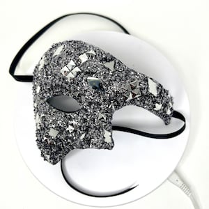 MaKara Mirror Mask - Silver gray - Phantom of the Opera version. With Comfort Plus, Elastic Band and Holding Stick Available.