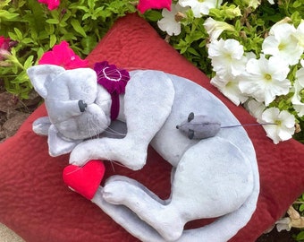 Handmade Realistic Sleeping Cat Plushie With Removable Neck Accessories and Little Mouse, Cat Lover Gift, Sleeping Cat Décor, Grey Cat Doll
