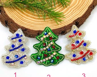 Christmas Tree Beaded Brooch, Embroidered Christmas Tree Pin, Embroidered Christmas Tree Brooch, Christmas Pin, Handmade Christmas Jewelry