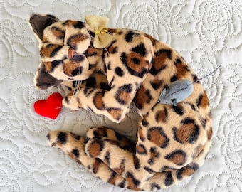 Handmade Realistic Sleeping Cat Plushie With Removable Neck Accessories and Little Mouse, Cat Lover Gift, Sleeping Cat Décor, Bengal Cat