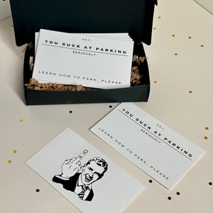 25 leuke slechte parkeerkaarten, inclusief zwarte geschenkdoos! - Perfect grappig cadeau - vriend, echtgenoot, collega, beste vriend, broer of zus, broer