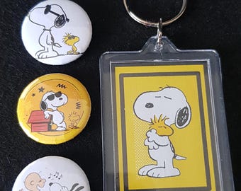 Snoopy Keyring and Pin Badge Set: Gift Pack, Stocking Filler
