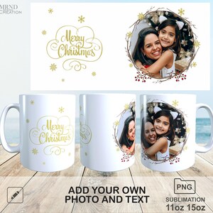 Può includere: Tazza in ceramica bianca con manico, con un design dorato "Merry Christmas" e una foto di una donna e una bambina. La tazza è da 312 ml o 425 ml. L'immagine include anche il testo "Add your own photo and text".