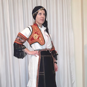GREEK TRADITIONAL DRESS Karagouna (Thessaly)
