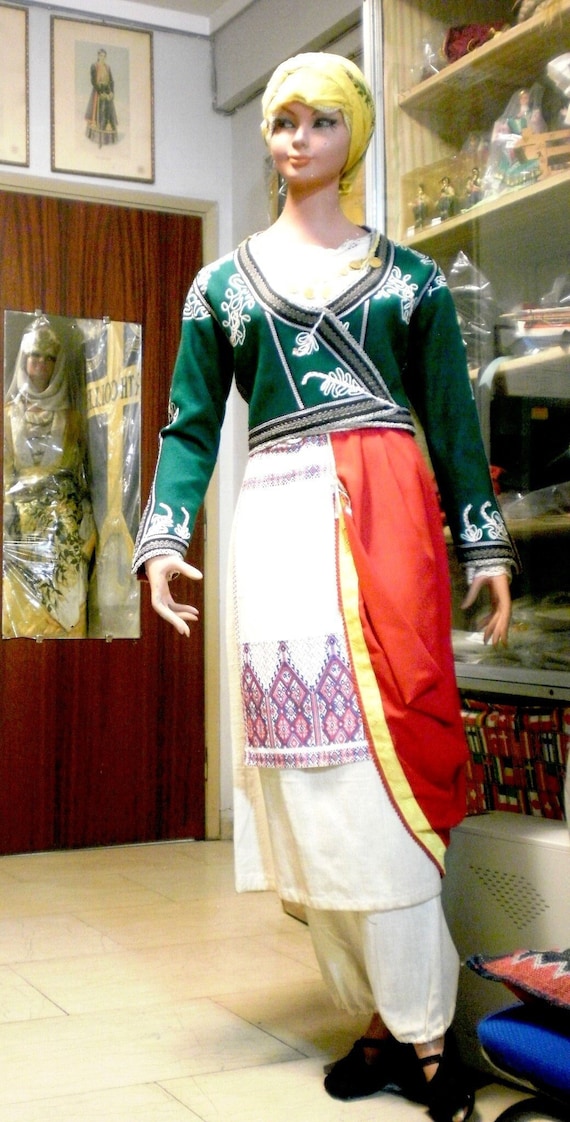 Robe traditionnelle cretoise Anogeia Etsy France