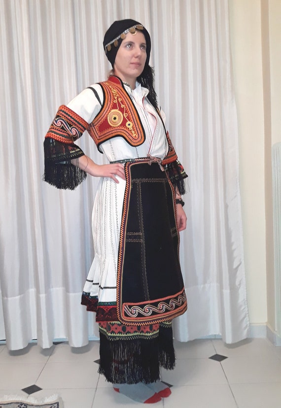 greek traditional dress