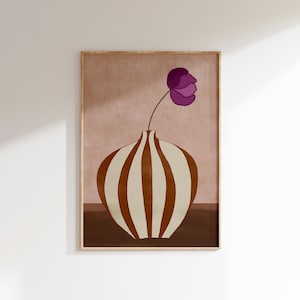 Póster floral beige neutro imprimible con diseño de flor rosa dibujada a mano en jarrón, arte mural botánico, impresión artística única y moderna para sala de estar, descarga digital