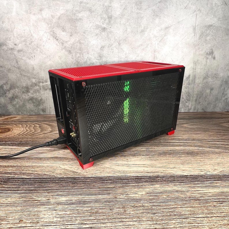 Beamcase Acrylic PC Case Panels: Laser-cut SFF Upgrade With Aluminum ...