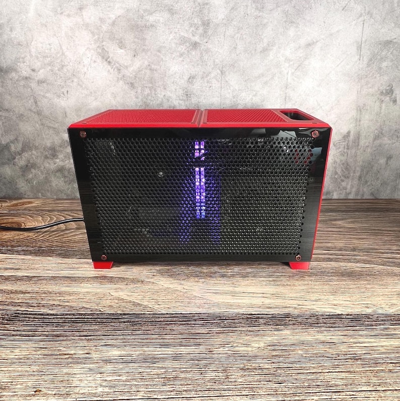 Beamcase Acrylic PC Case Panels: Laser-cut SFF Upgrade With Aluminum ...