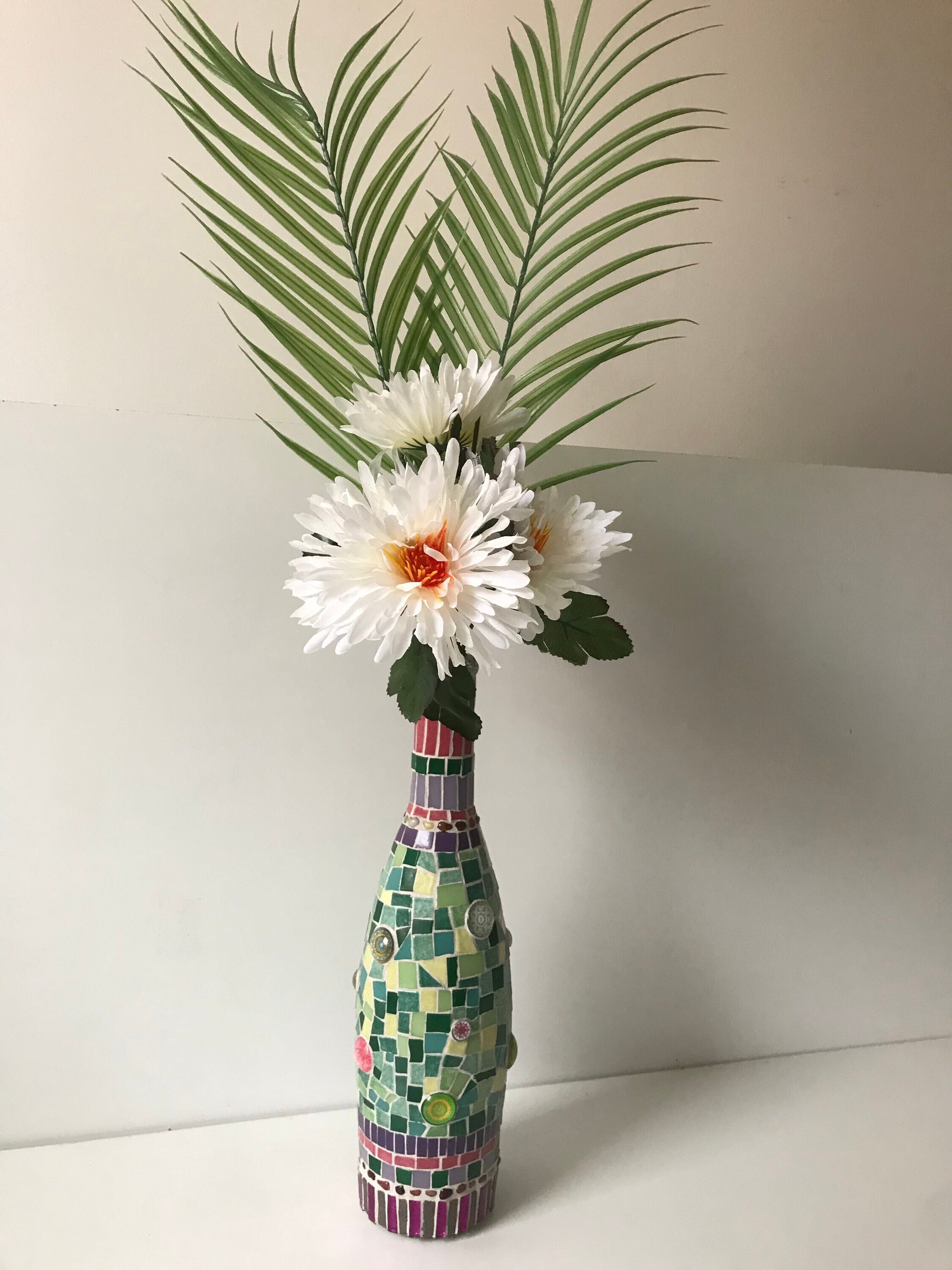 Vase en Mosaïque, Bouteille Transformée.