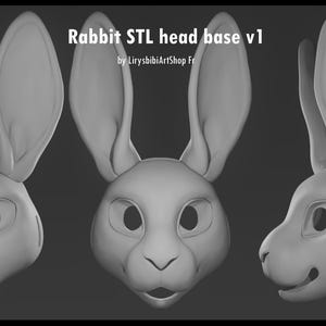 Può includere: Base per testa di coniglio renderizzata in 3D in tre viste. Il design include una base per la testa, orecchie e orbite oculari. Il testo "Rabbit STL head base v1" e il nome del venditore sono visibili. L'immagine è in scala di grigi.