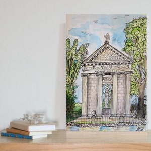 Op de afbeelding: Waterverf schilderij van een klassieke tempel met een standbeeld erin. De tempel is omgeven door bomen en een vijver. De tekst "ASALTIUS - ESTHPI" staat op de tempel.
