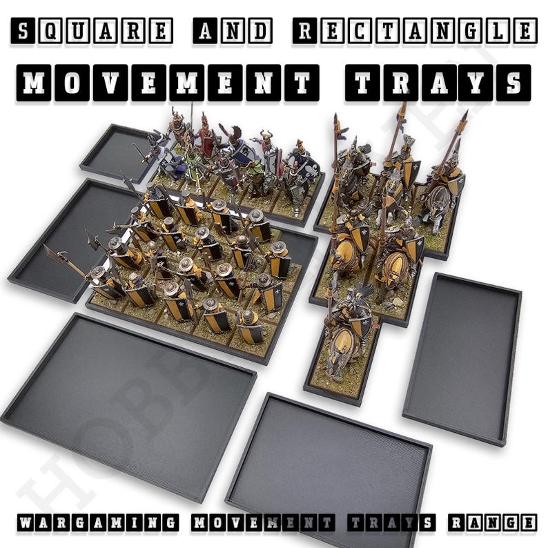 K&ouml;nnte beinhalten: Quadratische und rechteckige Bewegungstabletts f&uuml;r Wargaming. Die Tabletts sind schwarz und dienen zum Aufbewahren von Miniaturen. Die Tabletts sind in einem Muster auf einer wei&szlig;en Oberfl&auml;che angeordnet.